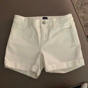 GAP  - Size 8 Stretch Midi Short - White